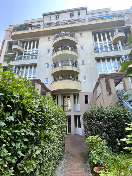 *CHARMANTE* 3 Zi. -Wohnung mit Wintergarten und großer Terrasse zum Gartenbereich* — photo 1